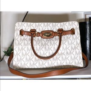Micheal Kors Hamilton Saffiano ❤️